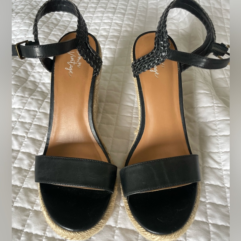 Crown Vintage Wedges